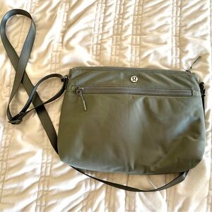Lululemon Olive Green Festival purse- like new- never used